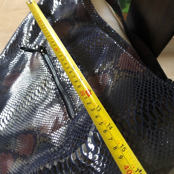 💙 SR2’s Faux Python Slouchy Tasseled Zippered Hobo Bag - Picture 11 of 12